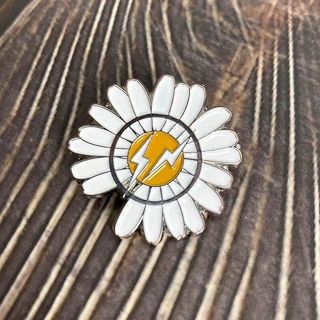 Pin cài áo hoa cúc gd