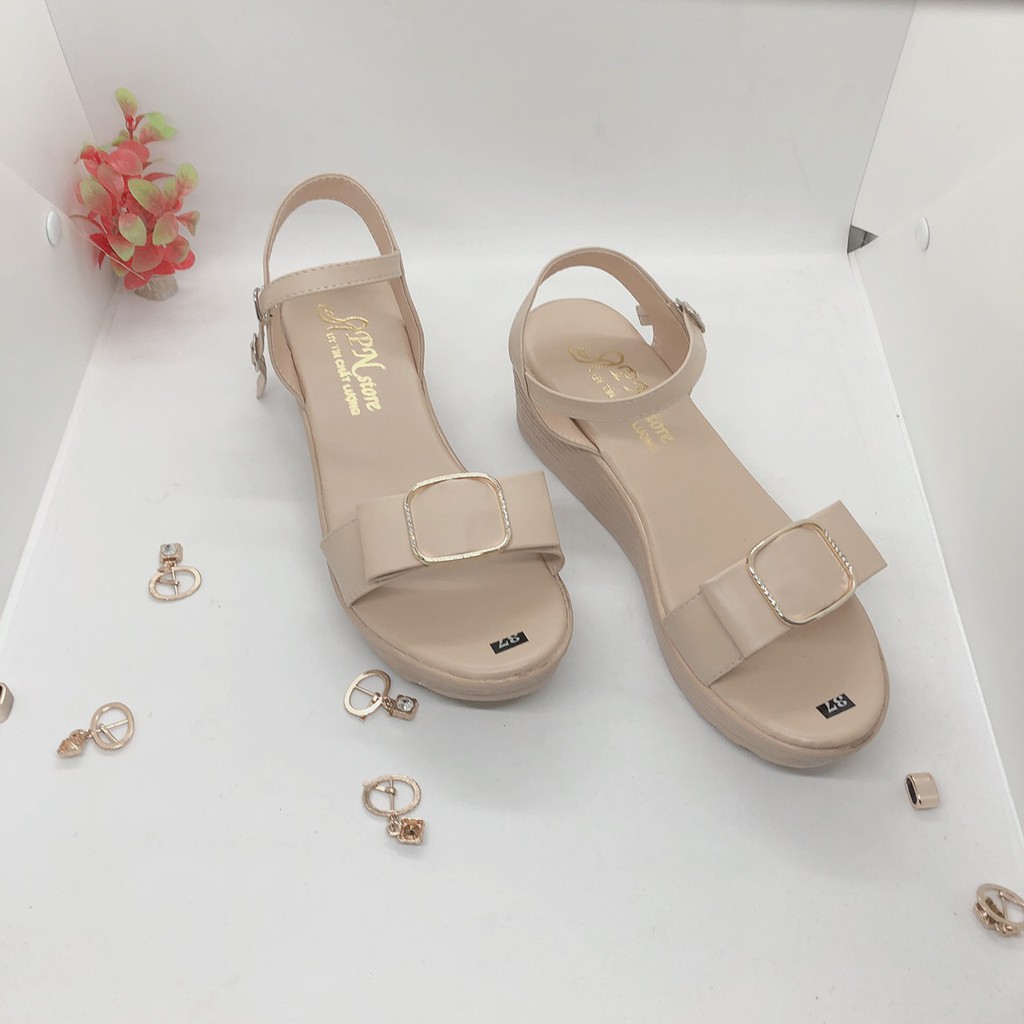 Giày Sandal Đế Xuồng 5cm Quai Ngang khoá Vuông kết Hạt