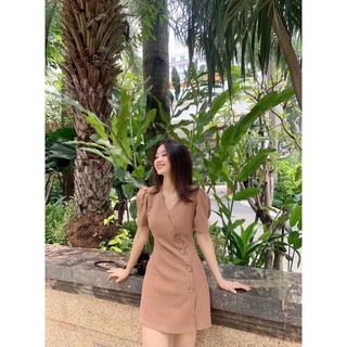 ĐẦM CỔ V NÚT GỖ