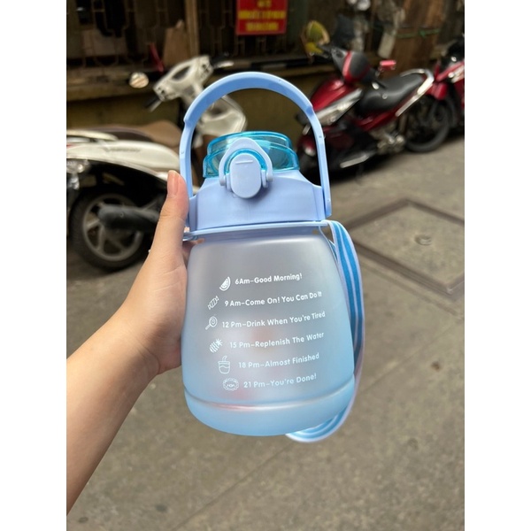 Bình nước 1300ML Kèm Miếng Dán dễ Thương, Ống Hút