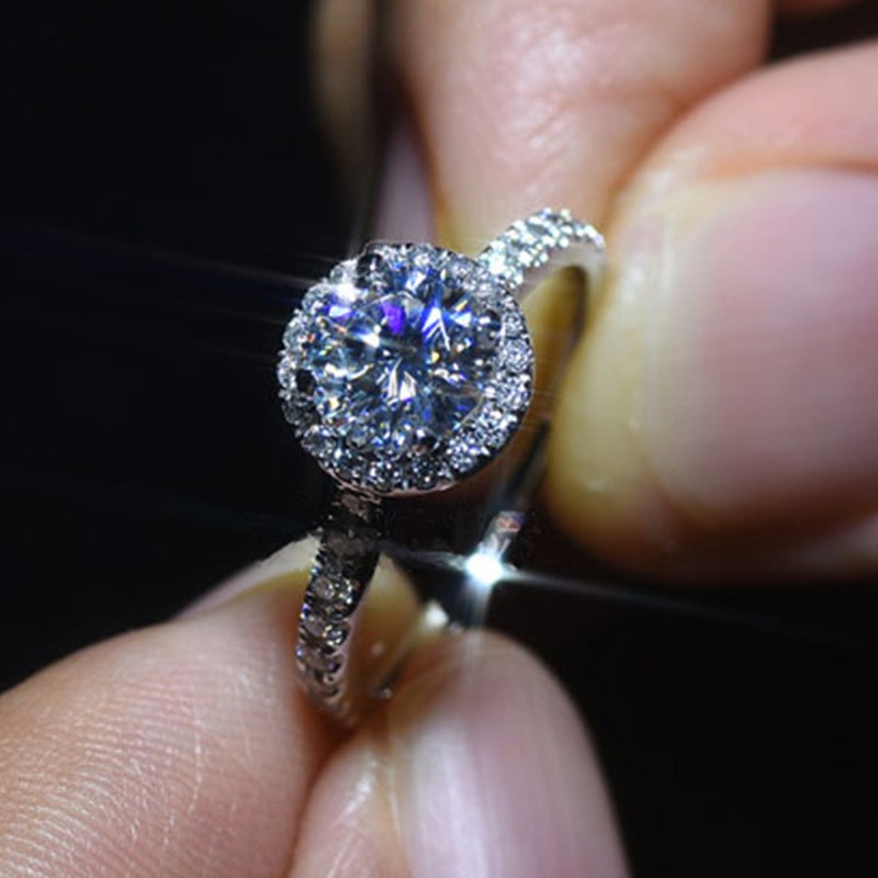 Nhẫn Đính Hôn Kim Cương Vàng Trắng Thiết Kế Sang Trọng Cho Nữ