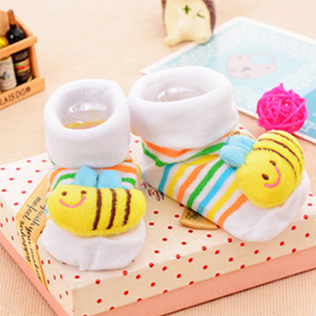 Tất họa tiết xinh xắn cho bé sơ sinh