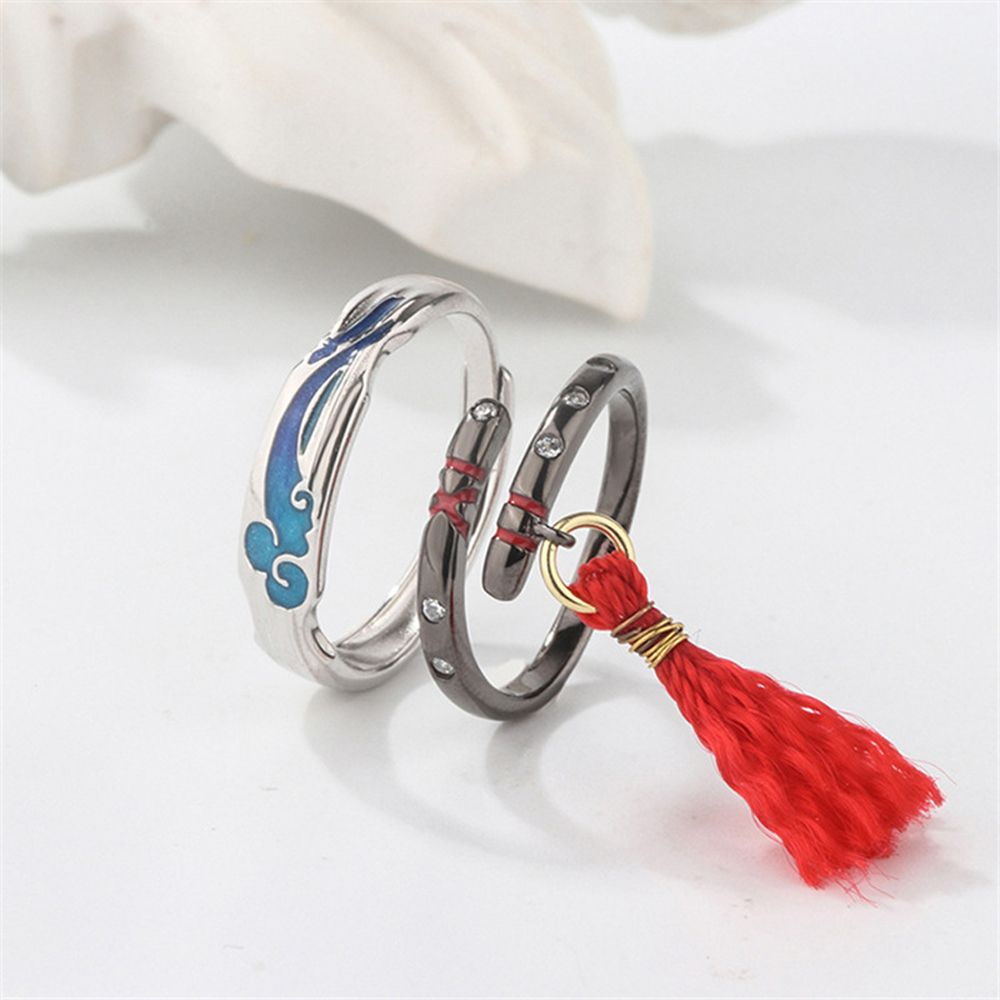 Nhẫn hở phối tua rua dùng làm đạo cụ hóa trang nhân vật Ma đạo tổ sư thanh lịch cho cặp đôi