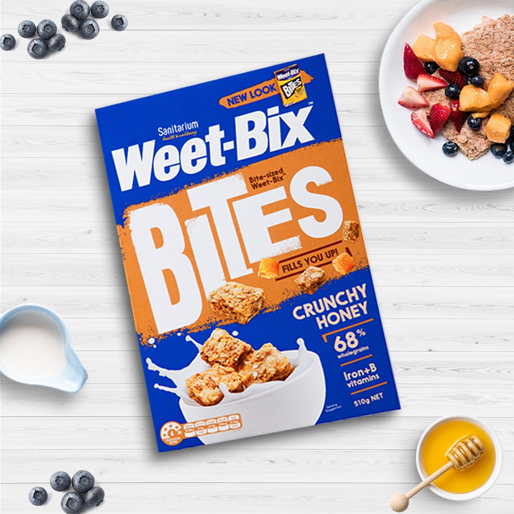 Hộp bánh ngũ cốc mật ong giòn Weet Bix Úc 510g, làm từ lúa mì nguyên chất, giàu vitamin chất xơ