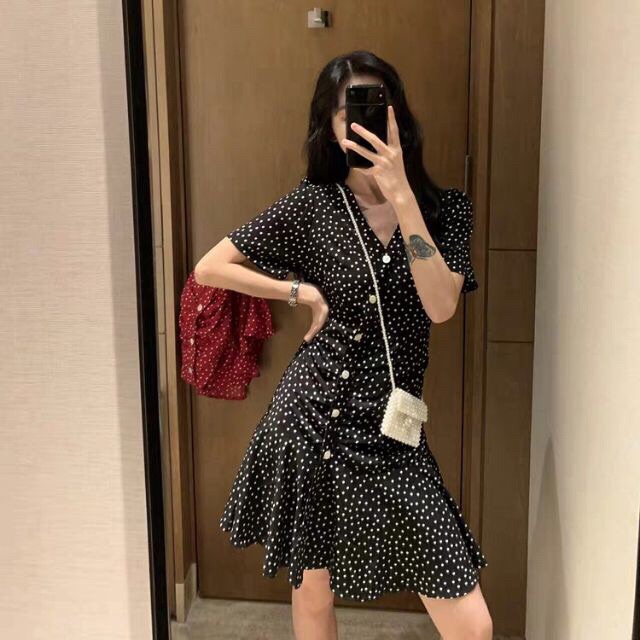 Đầm bi nhí 2 màu cổ V nút trắng xinh ngất ngây