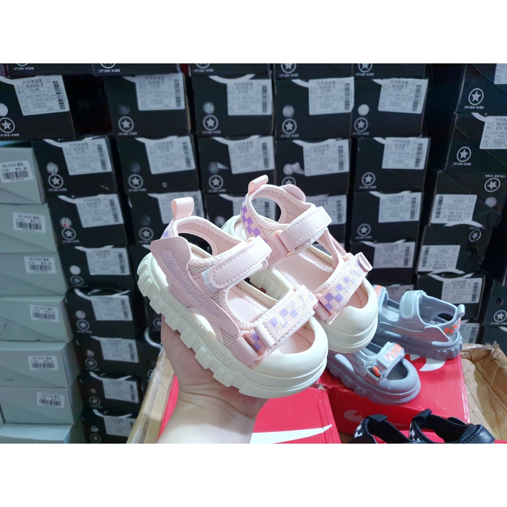 Dép sandal mũi cao chống vấp chống trơn cho bé trai bé gái