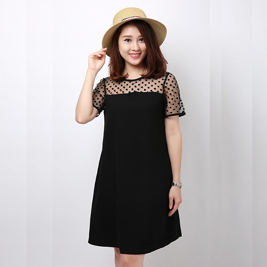 Váy bầu đen cổ ren chấm bi thời trang
