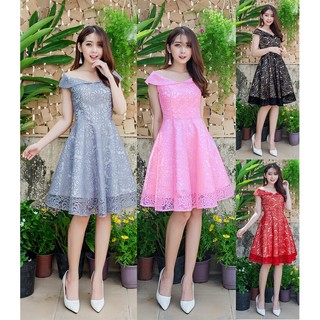 Đầm ren xòe trễ vai cổ lá sen xinh xắn