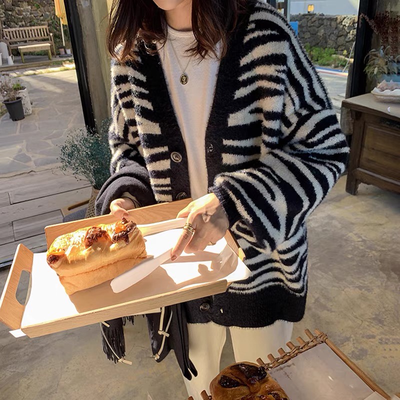 Áo khoác cadigan vằn đen len lông thỏ cao cấp phong cách Hàn Quốc | BigBuy360 - bigbuy360.vn