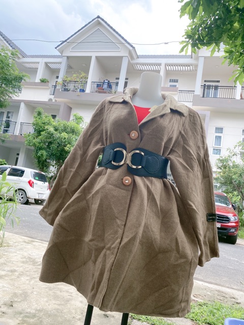 Khoát dạ ép màu nâu dáng ngắn