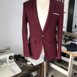 Bộ vest nam màu đỏ đô