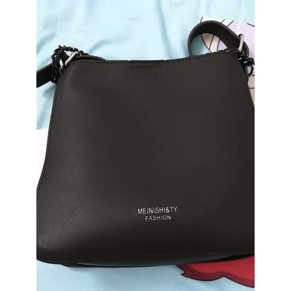 [CHỈ CÒN TRẮNG] Túi tote da dây xích cùng màu tặng kèm ví P030 | BigBuy360 - bigbuy360.vn