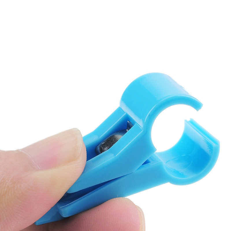 Set 4 Kẹp Đa Năng Phơi Khô Quần Áo Bằng Thép Không Gỉ Phong Cách Nhật Bản Tiện Dụng Cho Nhà Tắm