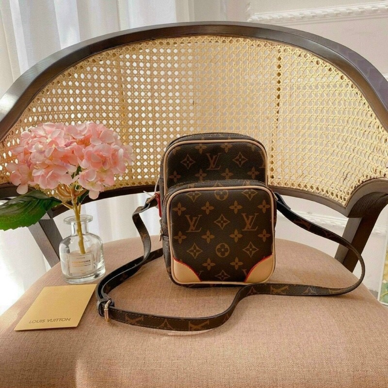 Túi xách nữ dáng hộp điện thoại lv