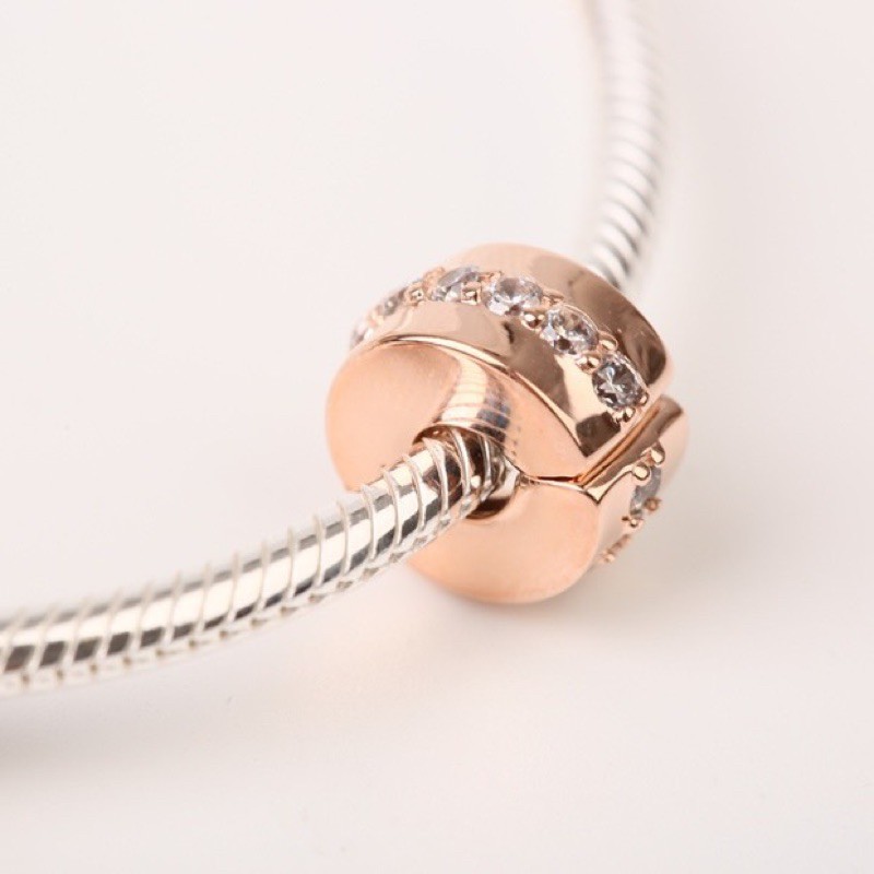 charm pan khoá chặn vàng hồng đính đá trắng giữa bạc s925