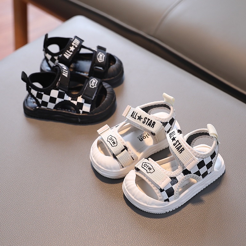 Sandal chống vấp kẻ đen trắng cho bé mã 758