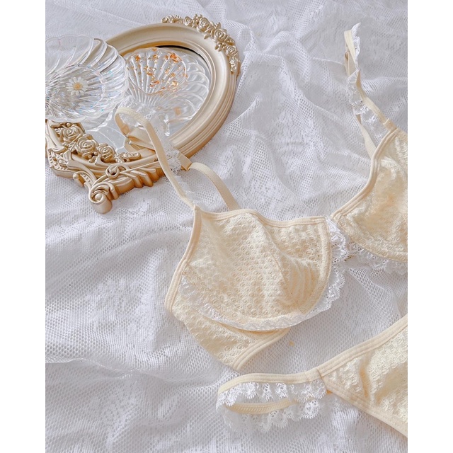 Set bra vàng viền ren