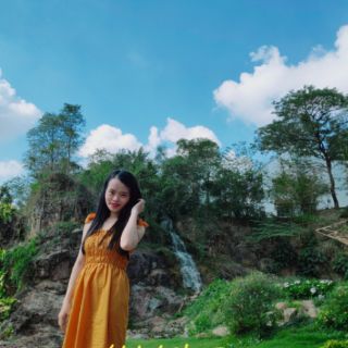 ĐẦM CỘT NƠ DỄ THƯƠNG (Hình thật)