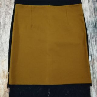 Chân váy ôm công sở phối ren