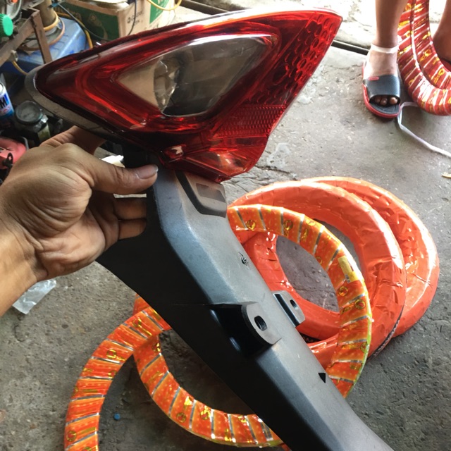 Dè sau wave và cụm đuôi đèn