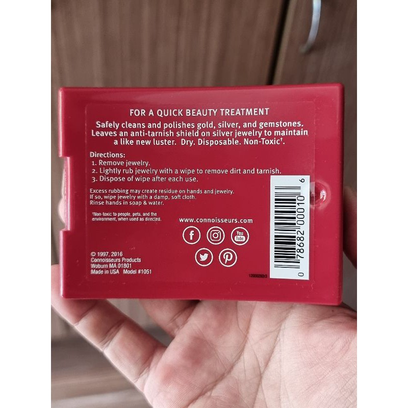 Khăn lau nữ trang CONNOISSEURS WIPES