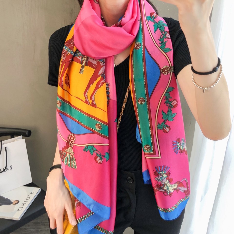 Khăn Choàng Lụa Dáng Dài In Họa Tiết Ngựa Sang Trọng Chống Nắng Thời Trang Đi Biển Cho Nữ