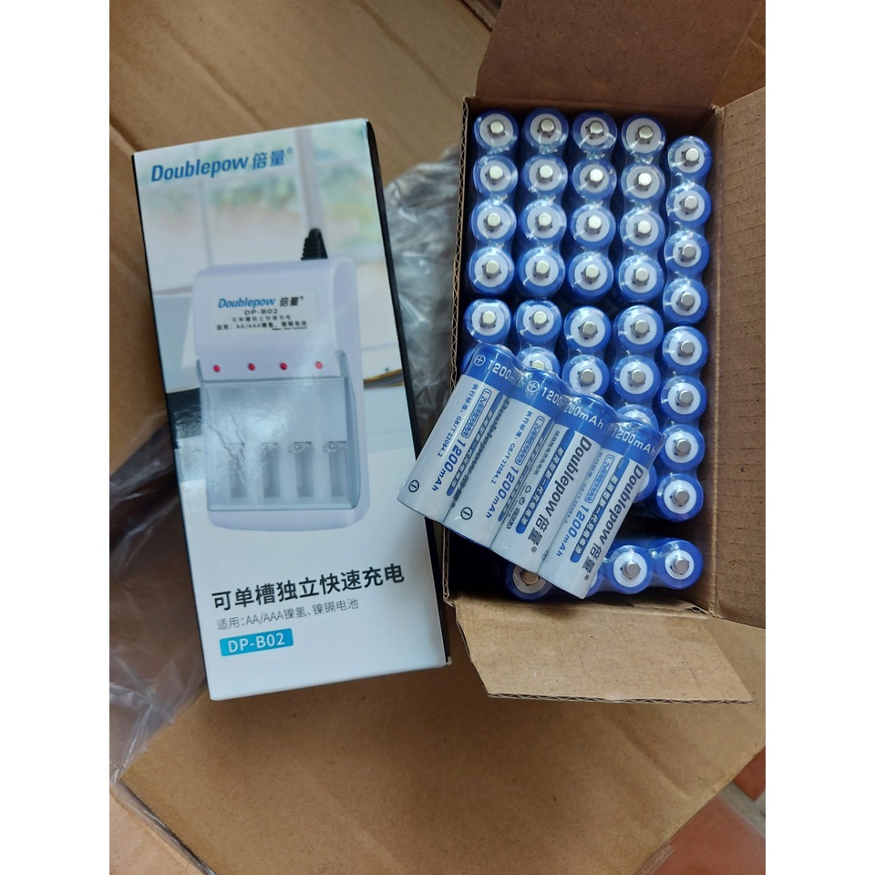 Combo Bộ Sạc Pin Doublepow DP-B02 Tặng Kèm 4 pin sạc AA 1200mAh dùng cho Micro Karaoke, Máy ảnh ..