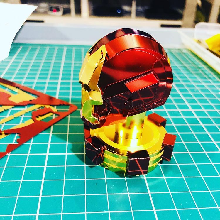 Mô Hình Kim Loại Lắp Ráp 3D Metal Head Marvel Nón Iron Man