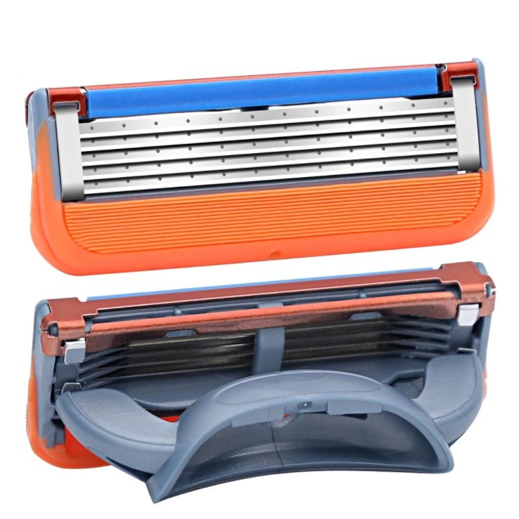 Bộ dao cạo râu và 4 lưỡi cạo thay thế dành cho Gillette Fusion 5 (Có bán lẻ)