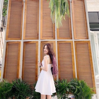 Đầm khoét eo