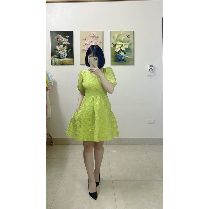 Váy màu xanh lá cây, cổ tròn, tiểu thư.