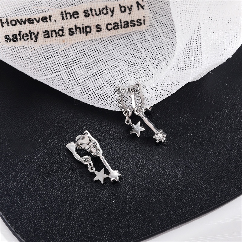 Khuyên tai kẹp không bấm lỗ chốt cố định K004 bằng hợp kim mạ bạc đính đá hình tai mèo dáng ngắn Leous Accessories