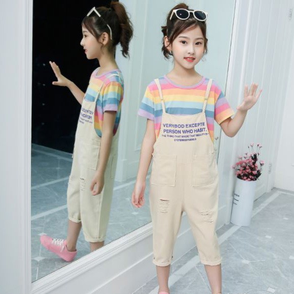 Bộ yếm lửng bé gái vải linen xước áo sọc thời trang size đại