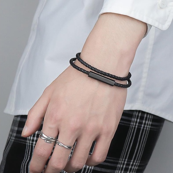 Vòng Tay Unisex Nam Nữ Lắc Tay Clancy Thời Trang Vòng Tay Nam Nữ Basic Loki Accessories Màu Đen Chất Liệu Titan Bền Bỉ