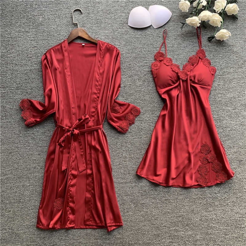 Set đồ ngủ lụa phối ren quyến rũ dành cho nữ