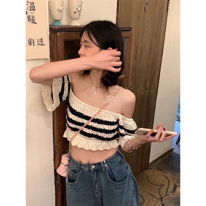 MS720 Áo len nữ croptop kẻ ngang bo eo tay xoè
