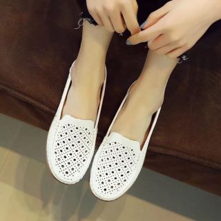 Giày moca lỗ