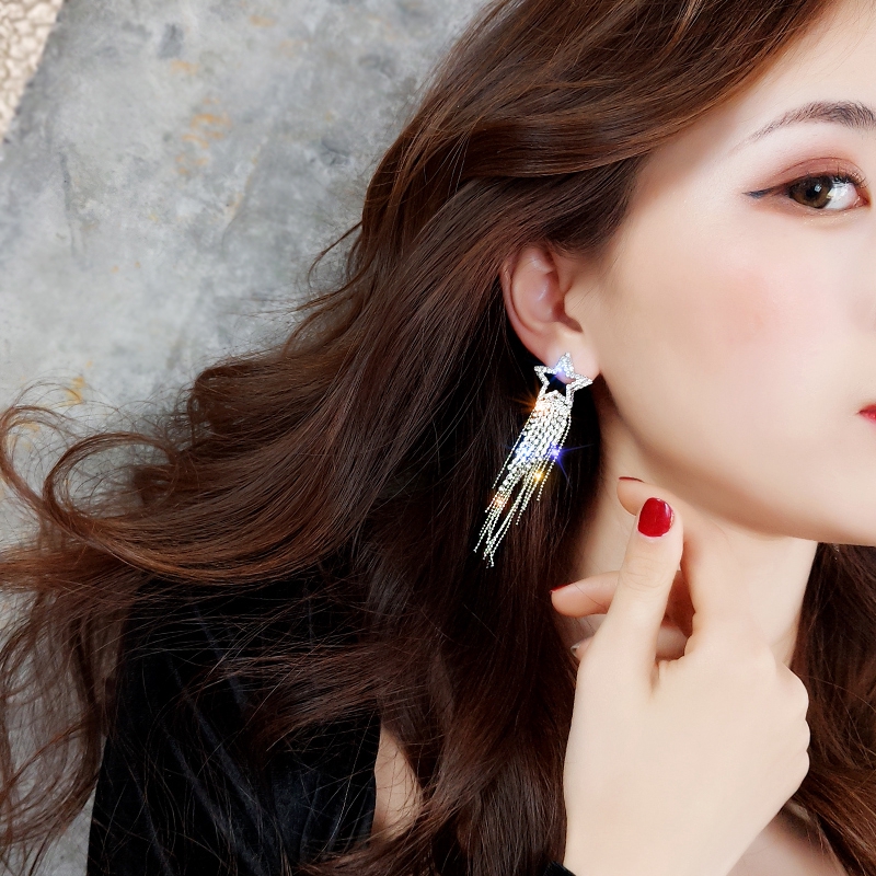 Hoa Tai Dáng Dài Hình Ngôi Sao Đính Đá Lung Linh