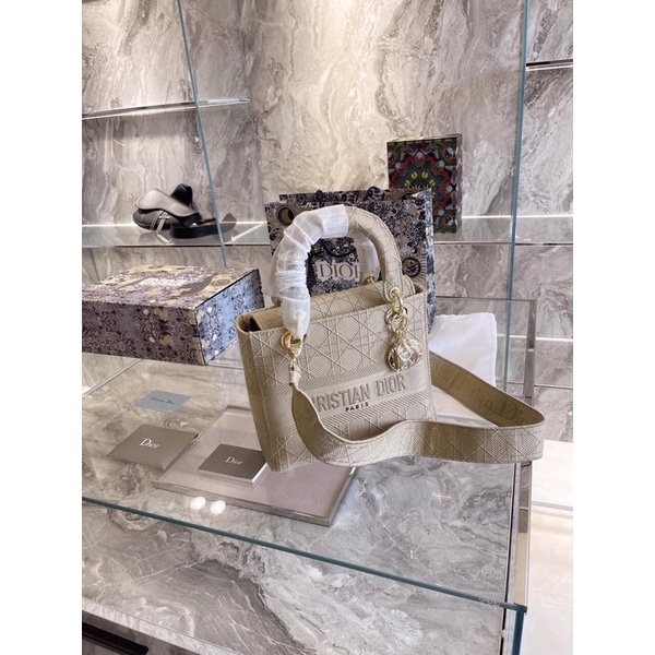 Túi xách Diỏr D Lite thêu  thêu sz 24 hàng xưởng