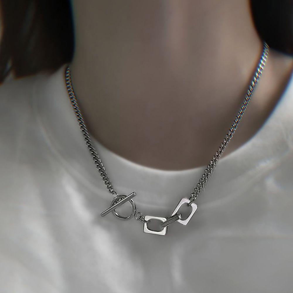 Vòng cổ Mặt Vuông Rỗng Phong Cách VANES1 Cổ Điển Hàn Quốc