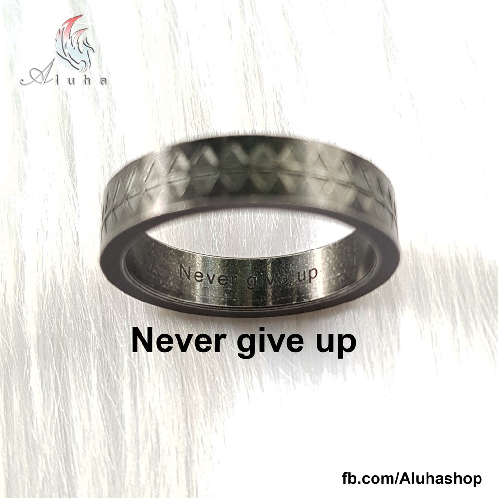 Nhẫn Titan Never give up họa tiết tam giác thổ dân - R036 - Aluha