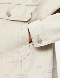 Áo khoác Pull&bear- made in cambodia dư xịn
