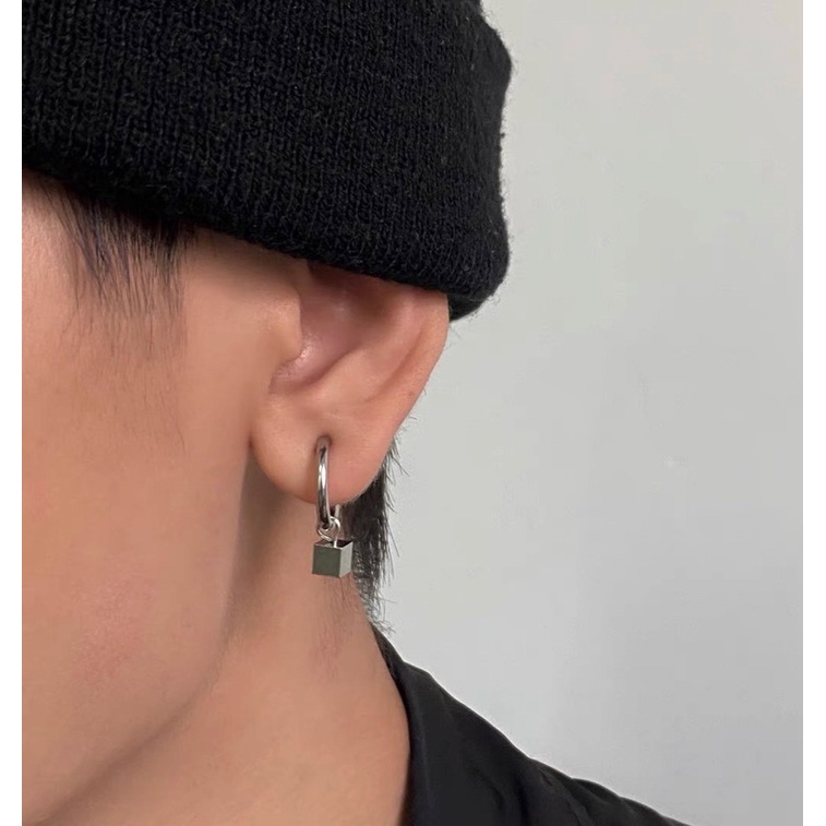 Khuyên tai bấm lỗ dạng tròn kiểu dáng unisex thép không gỉ