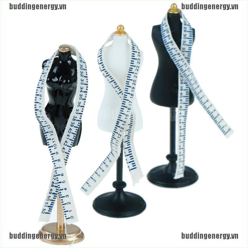 Bộ đồ chơi mannequin mini và thước dây dùng trong may đồ dành cho nhà búp bê 1:12