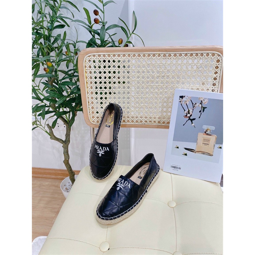 Giày slipon Prada đế cói
