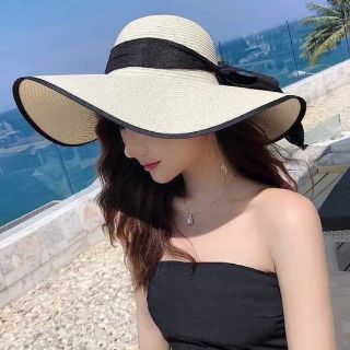 Mũ cói rộng vành