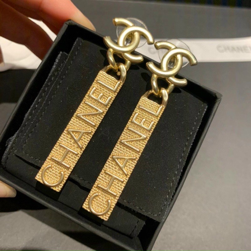 Khuyên tai CN hàng QCCC