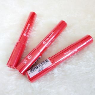 Son bút chì Yves Rocher - màu đỏ cam Rouge Vif