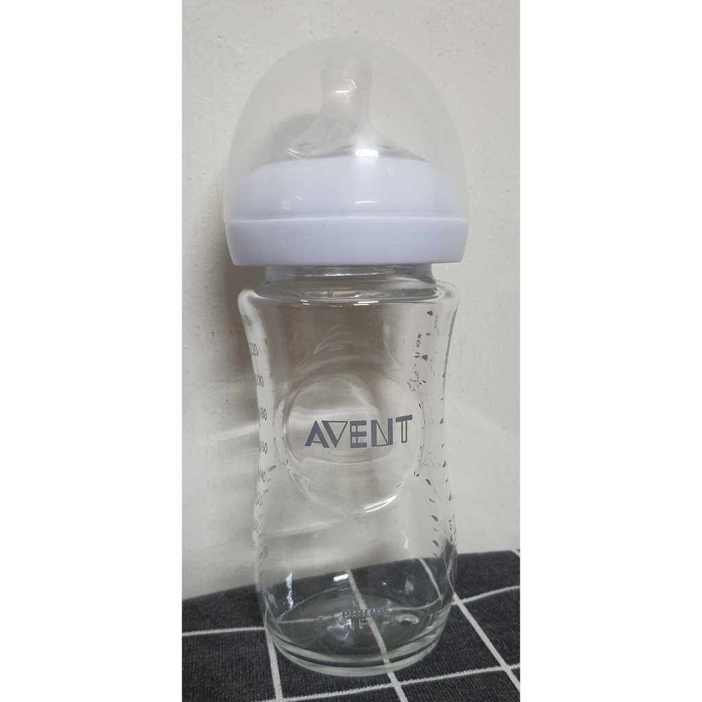 Bình sữa thủy tinh Phillips Avent Natural 240ml