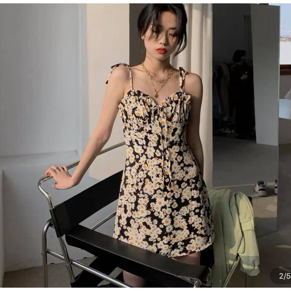 Set yếm 2 món hoa cúc xếp ly ngực. Áo cotton lụa 4c váy yếm đũi lụa. | BigBuy360 - bigbuy360.vn